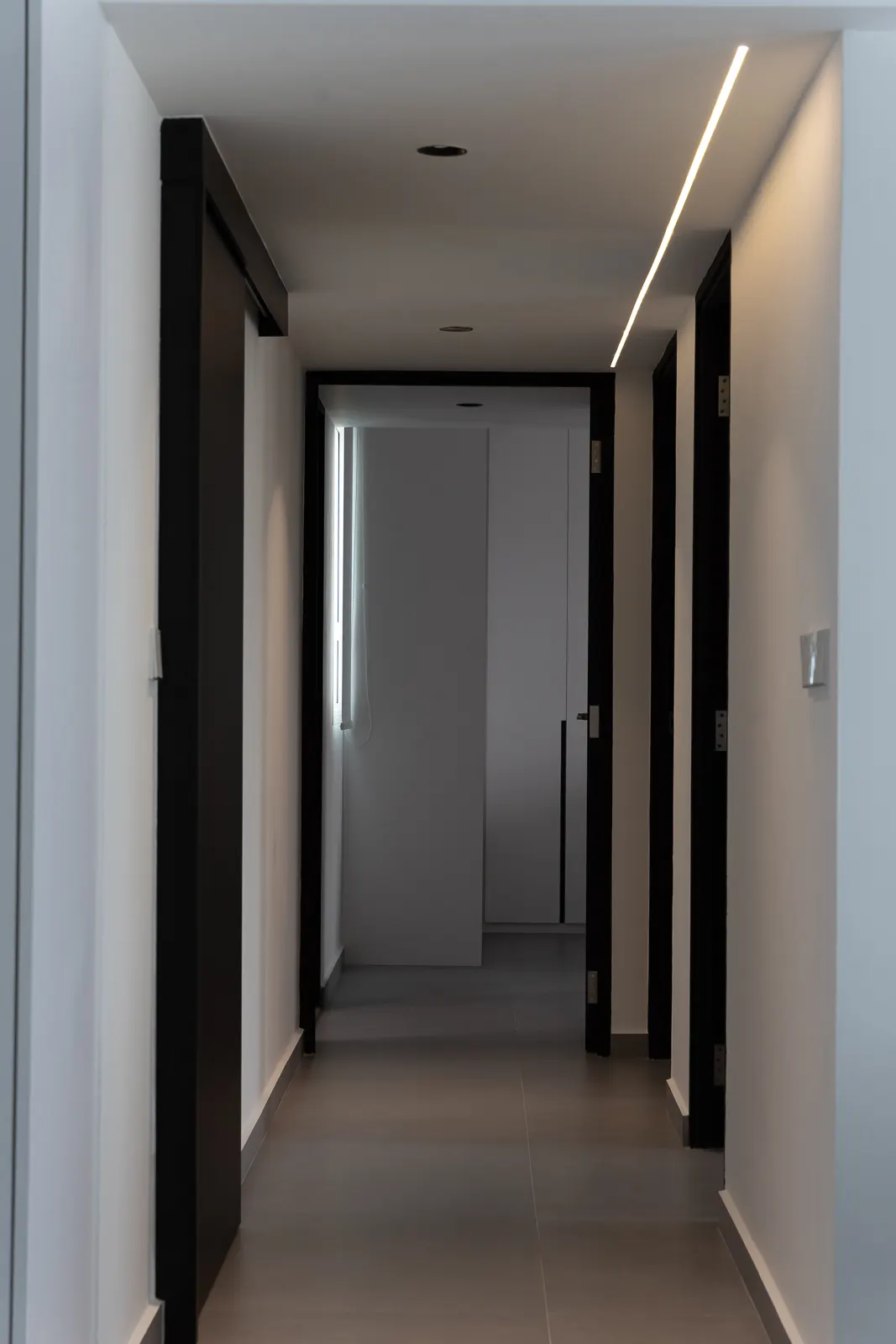 HDB-194A interior