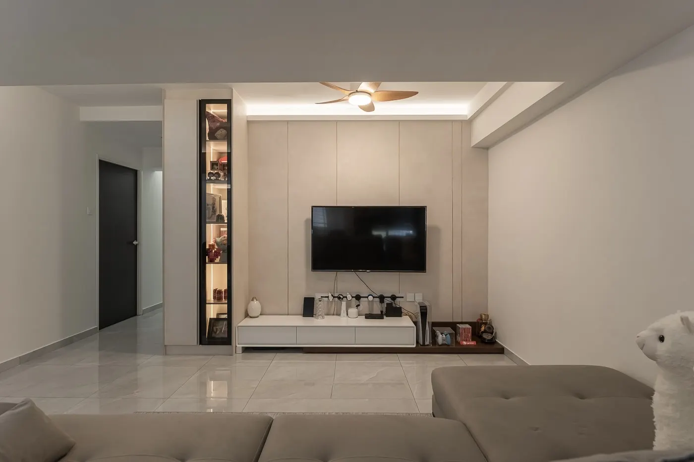 HDB - 683D