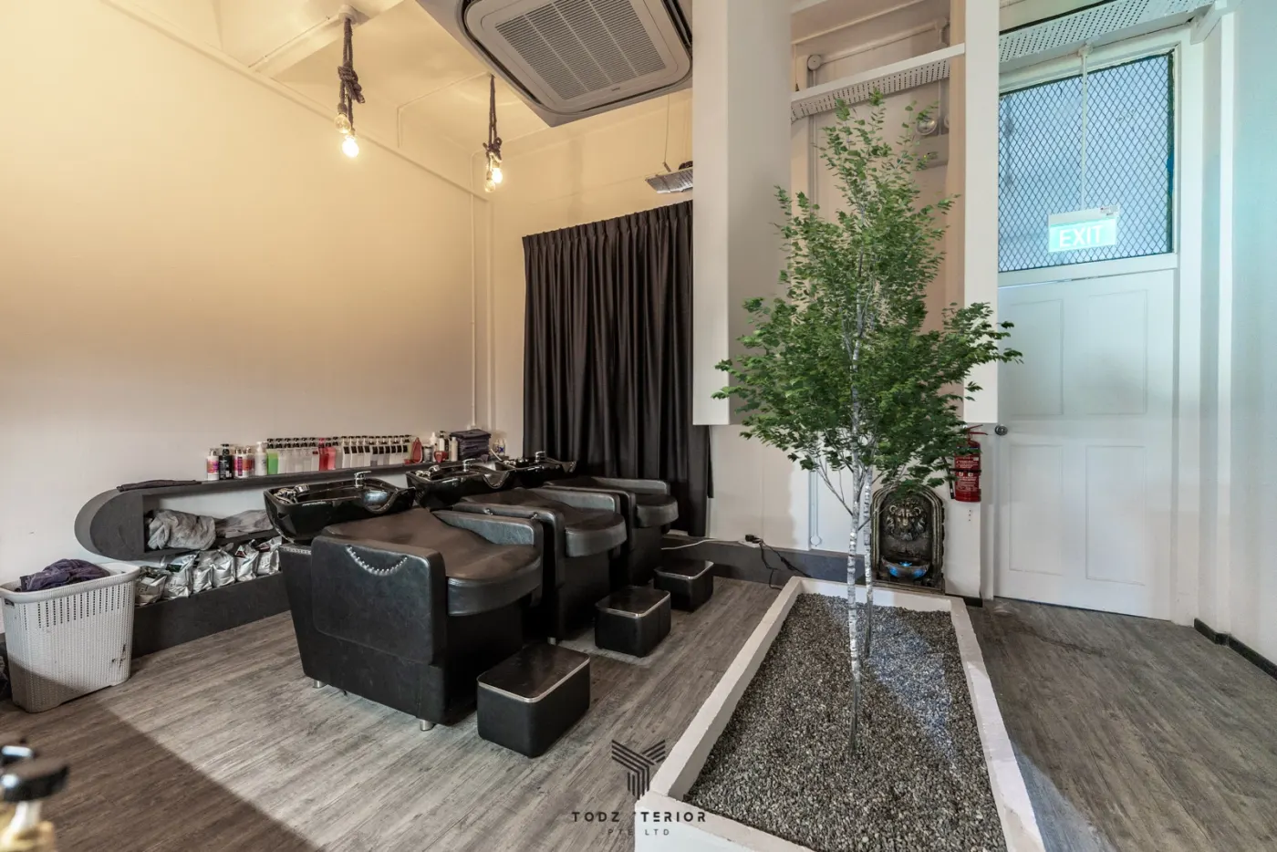 WHITE SALON photo 7