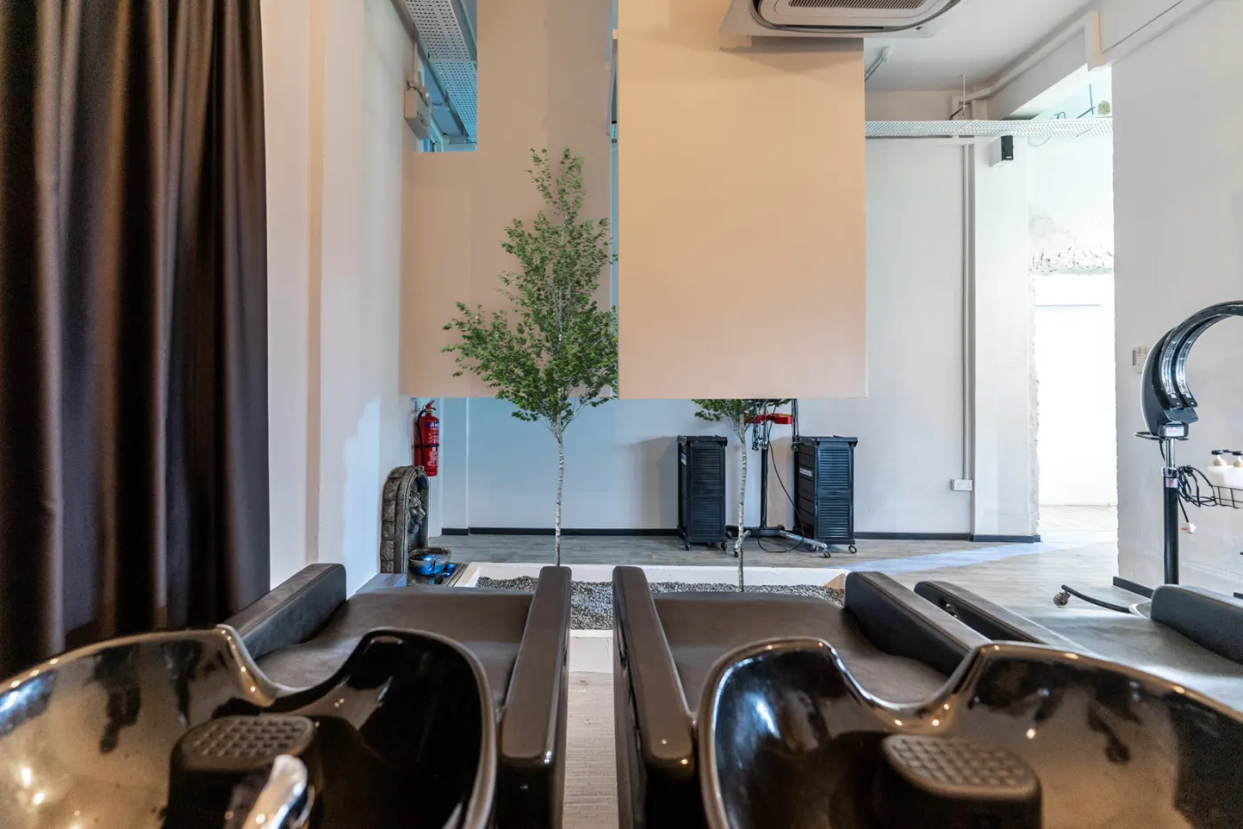 WHITE SALON photo 8
